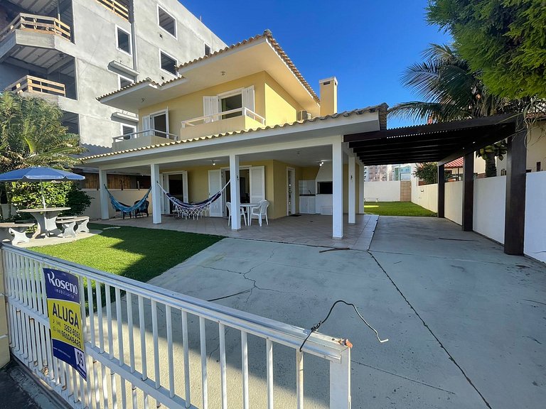 Cód 5 - Casa a poucos passos da praia de Palmas