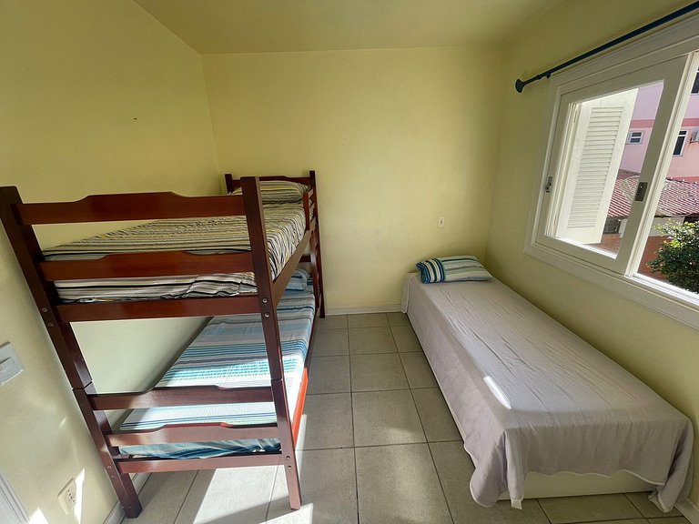 Cód 5 - Casa a poucos passos da praia de Palmas