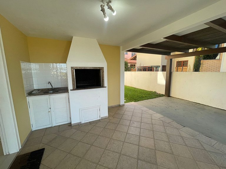 Cód 5 - Casa a poucos passos da praia de Palmas