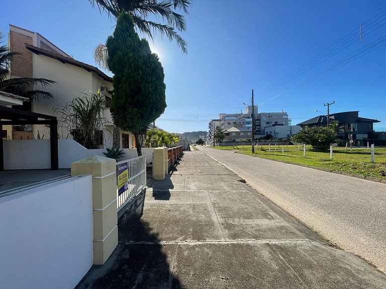 Cód 5 - Casa a poucos passos da praia de Palmas