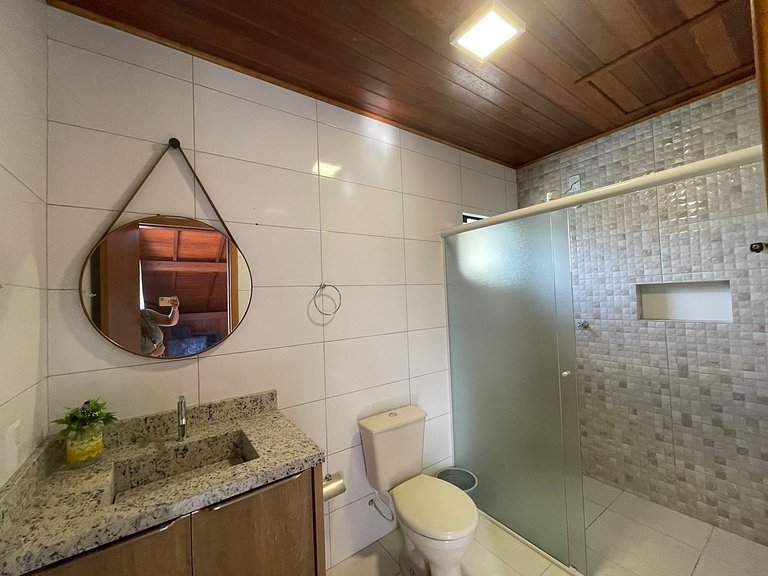 Cód 3 - Casa com piscina a 100 m do mar