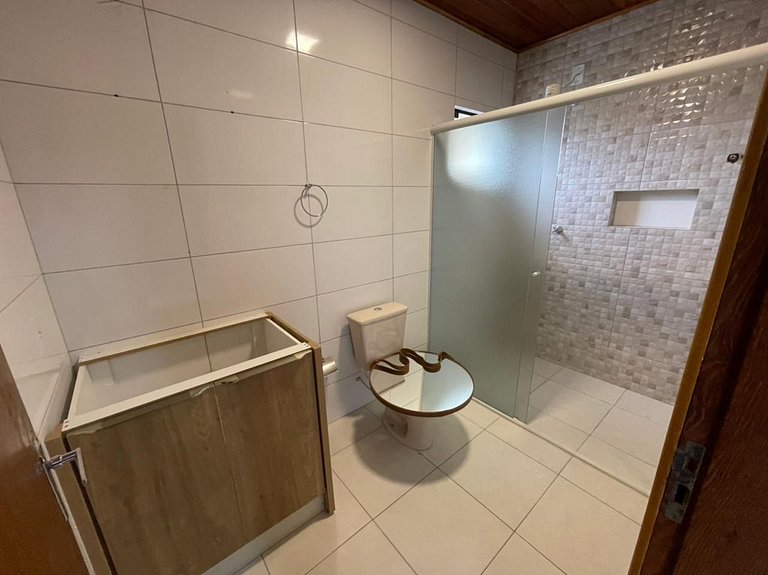 Cód 3 - Casa com piscina a 100 m do mar