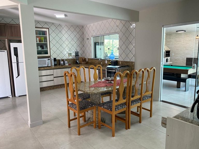 Cód 7 - Casa espetacular a 150 metros do mar