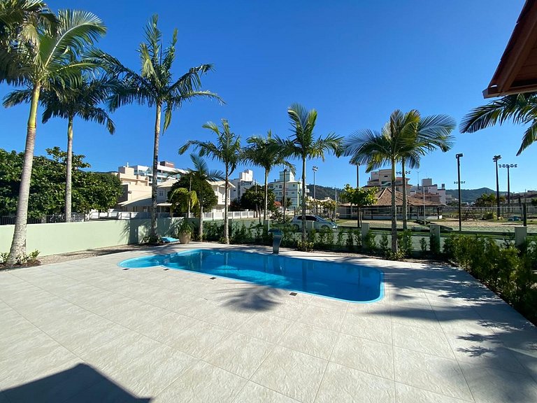 Cód 7 - Casa espetacular a 150 metros do mar