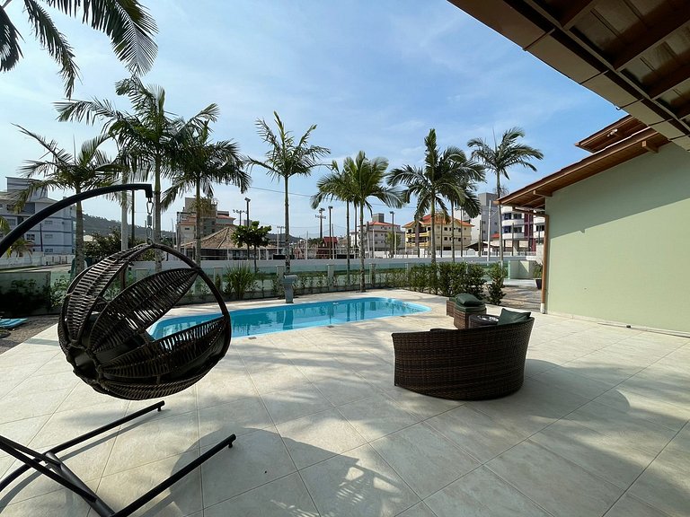 Cód 7 - Casa espetacular a 150 metros do mar