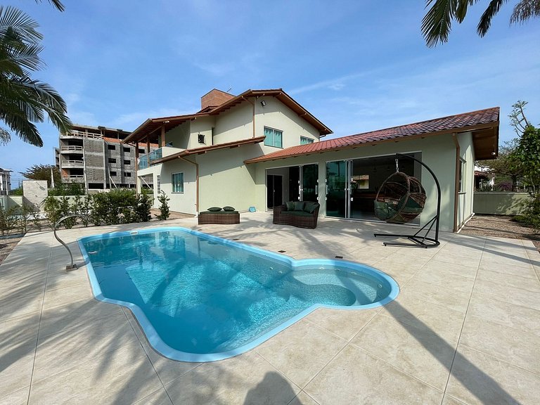 Cód 7 - Casa espetacular a 150 metros do mar