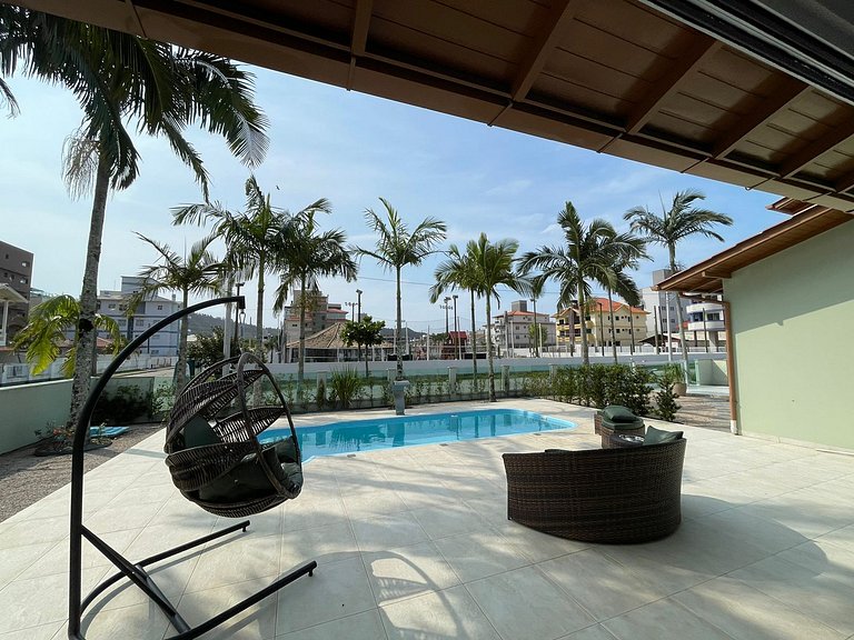 Cód 7 - Casa espetacular a 150 metros do mar