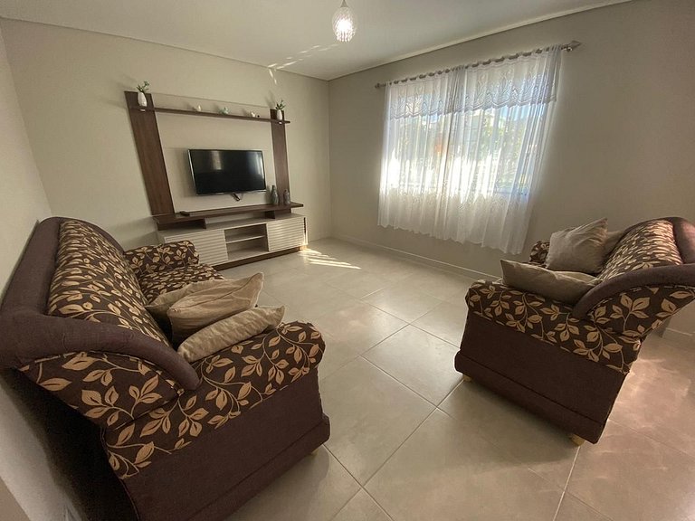 Cód 7 - Casa espetacular a 150 metros do mar