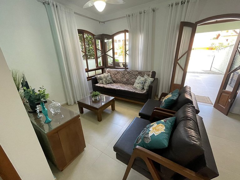 Cód 9 - Casa aconchegante á 300m do mar