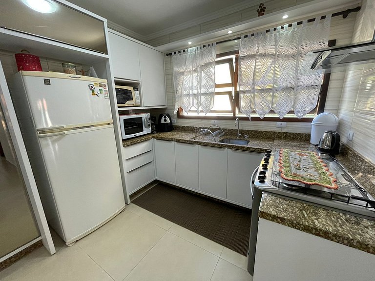 Cód 9 - Casa aconchegante á 300m do mar