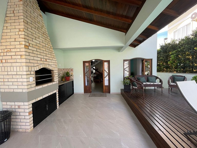 Cód 9 - Casa aconchegante á 300m do mar