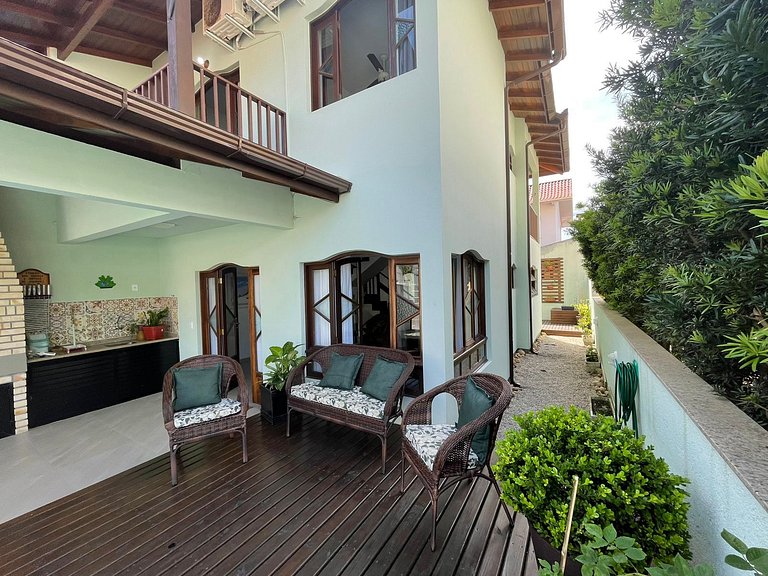 Cód 9 - Casa aconchegante á 300m do mar