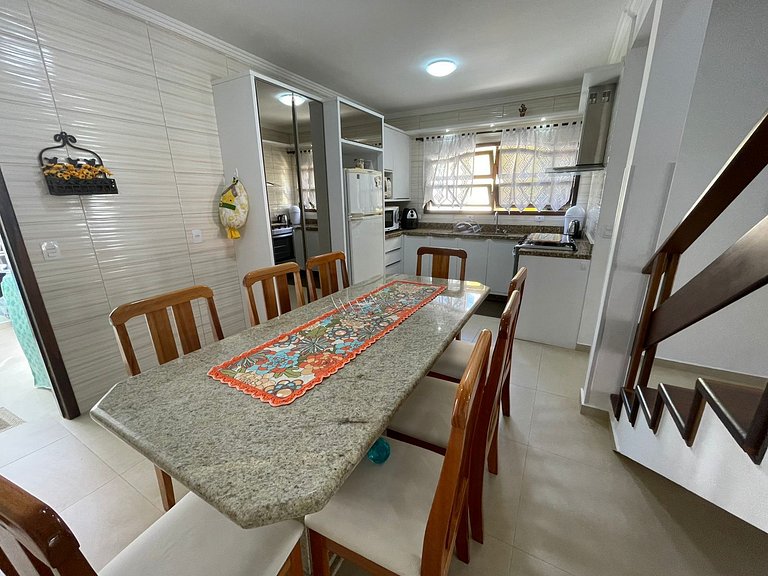 Cód 9 - Casa aconchegante á 300m do mar