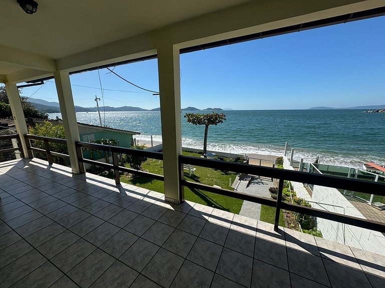 Cód 10 - Casa beira mar na Praia dos Magalhães