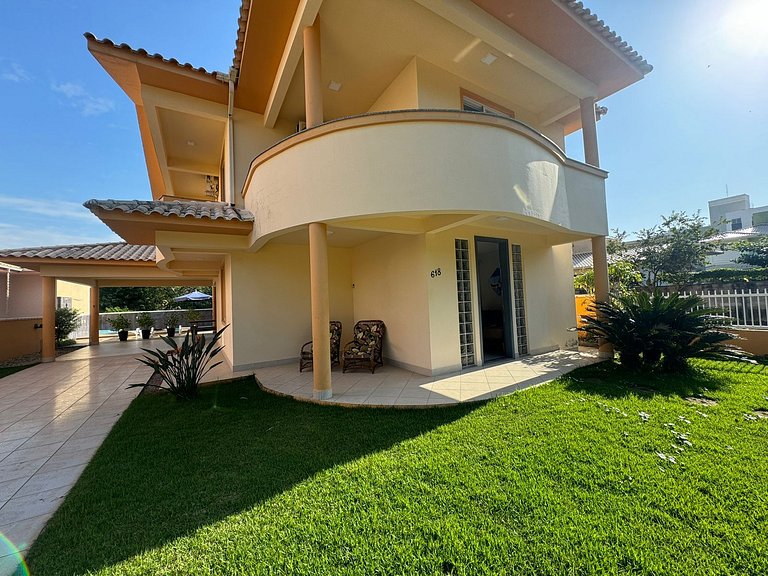 Cód 11 - Excelente casa localizada á 180m do mar