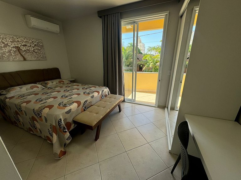 Cód 11 - Excelente casa localizada á 180m do mar