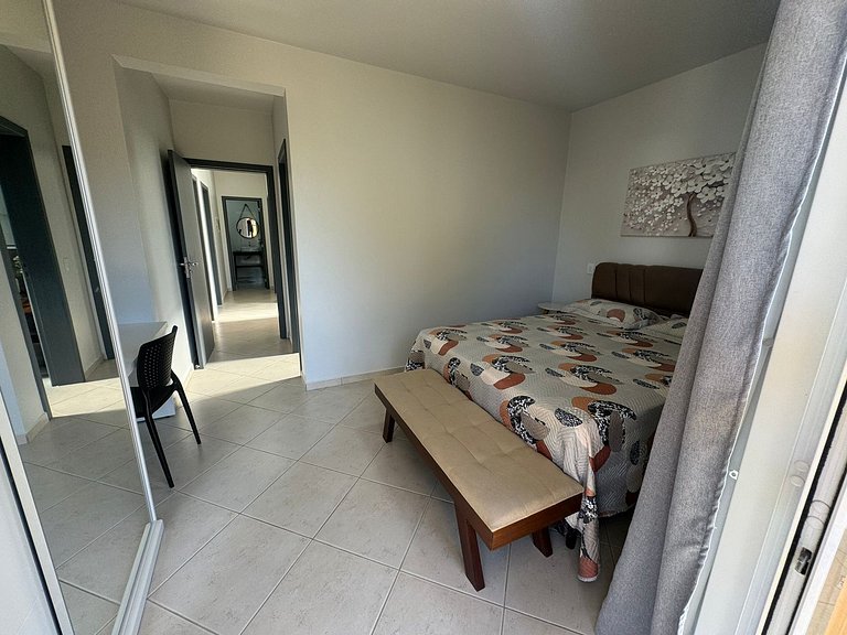 Cód 11 - Excelente casa localizada á 180m do mar