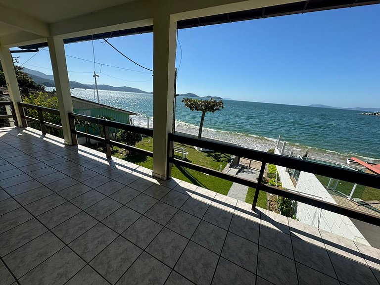 Cód 10 - Casa beira mar na Praia dos Magalhães