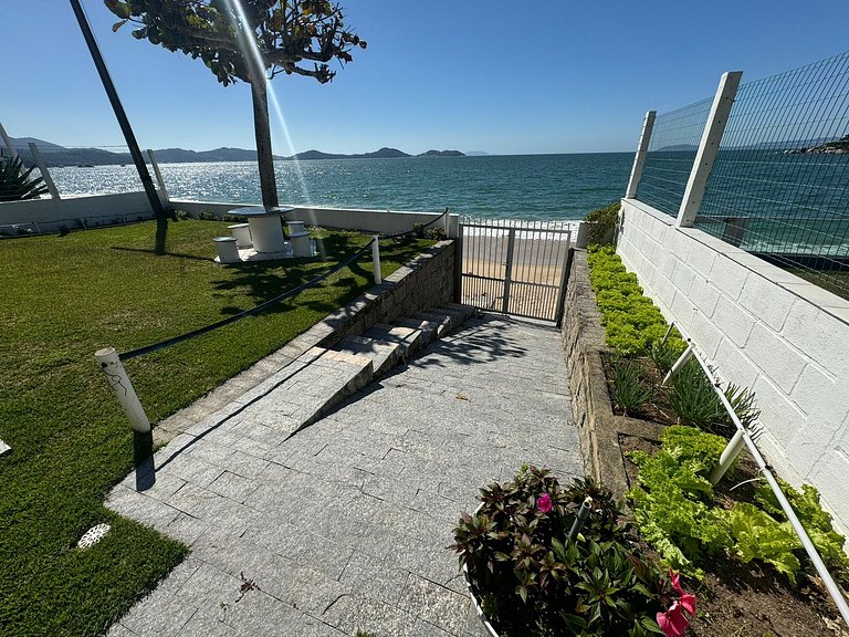 Cód 10 - Casa beira mar na Praia dos Magalhães