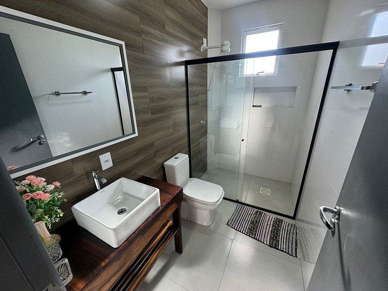 Cód 11 - Excelente casa localizada á 180m do mar