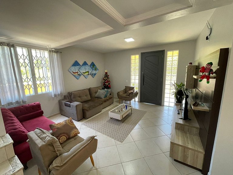 Cód 11 - Excelente casa localizada á 180m do mar