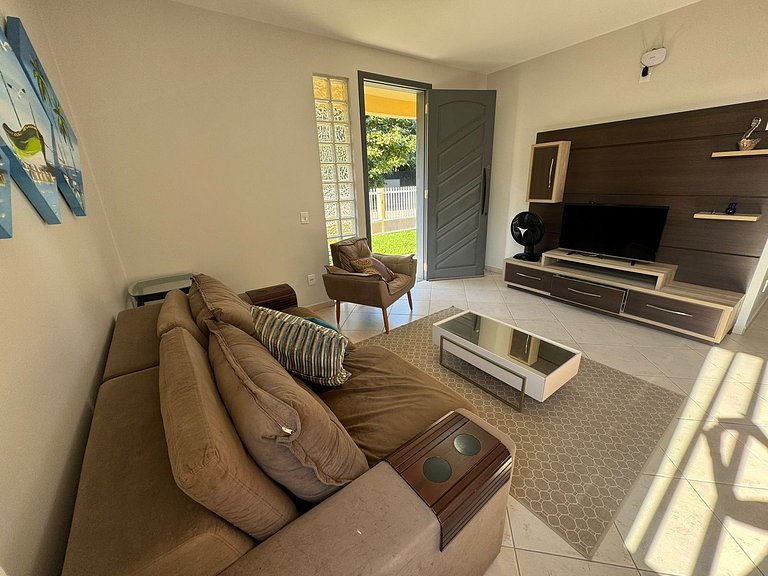 Cód 11 - Excelente casa localizada á 180m do mar