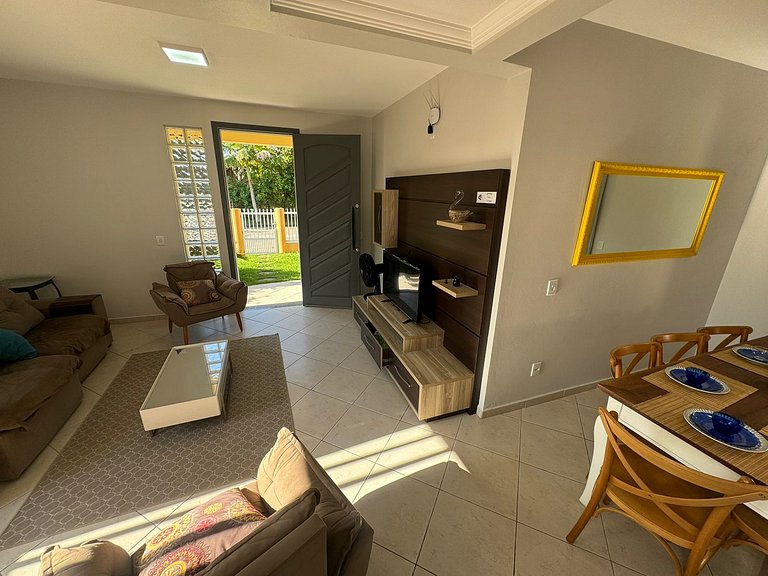 Cód 11 - Excelente casa localizada á 180m do mar