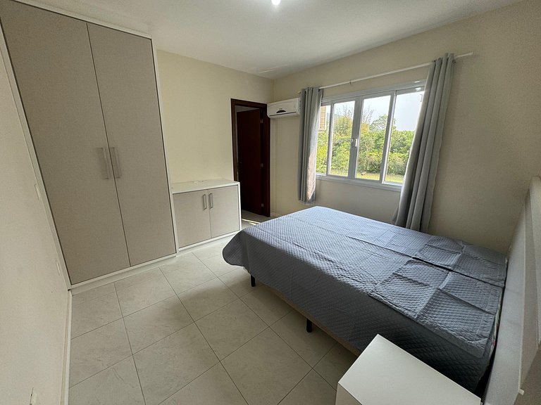 cód 17 - Apartamento a 100 metros da praia