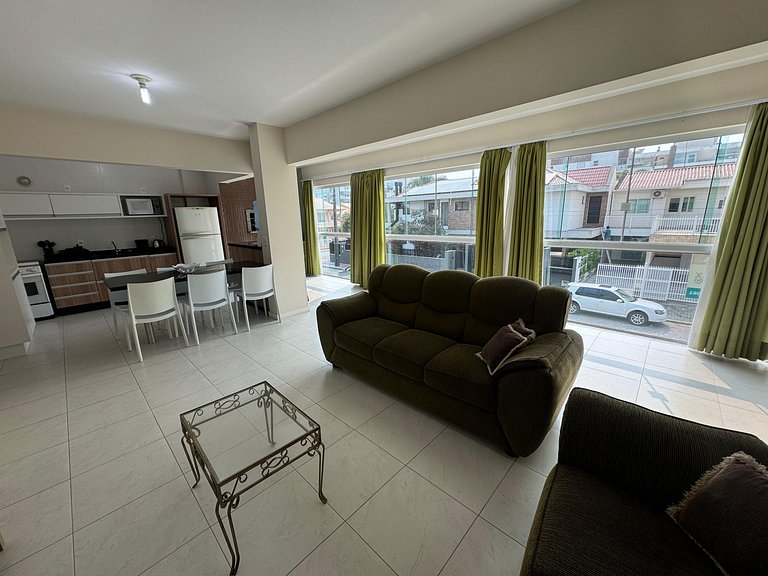 cód 17 - Apartamento a 100 metros da praia