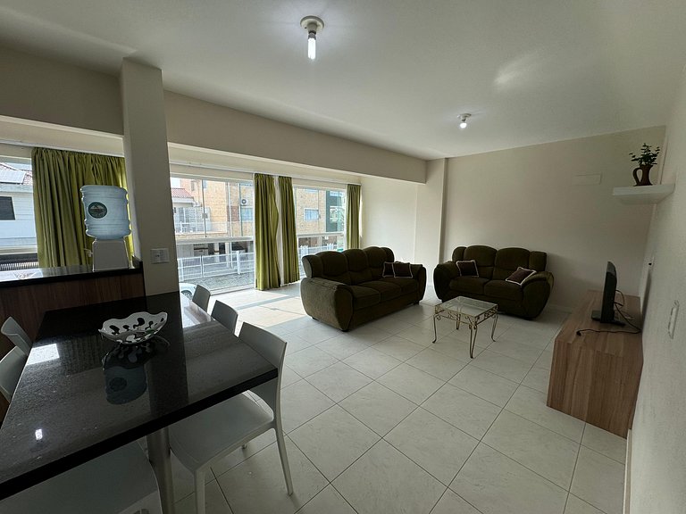 cód 17 - Apartamento a 100 metros da praia