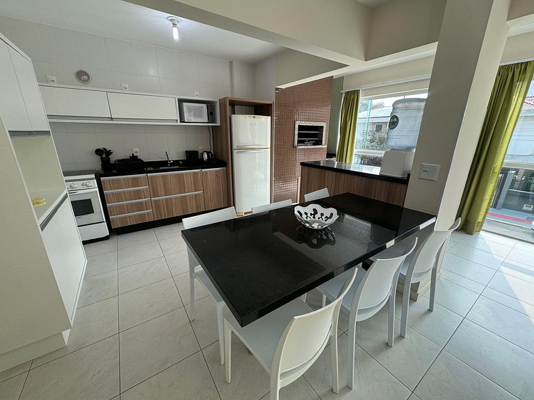 cód 17 - Apartamento a 100 metros da praia