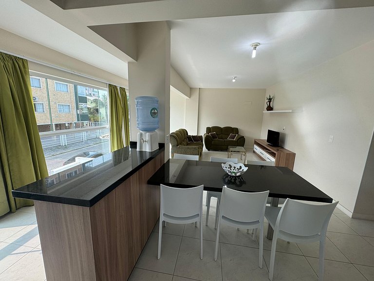 cód 17 - Apartamento a 100 metros da praia