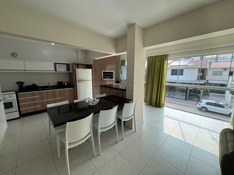 cód 17 - Apartamento a 100 metros da praia