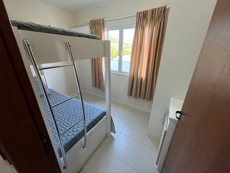 cód 18 - Cobertura com piscina á 100m do mar