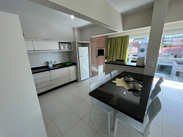 cód 18 - Cobertura com piscina á 100m do mar