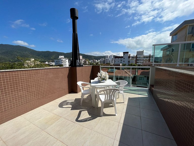 cód 18 - Cobertura com piscina á 100m do mar