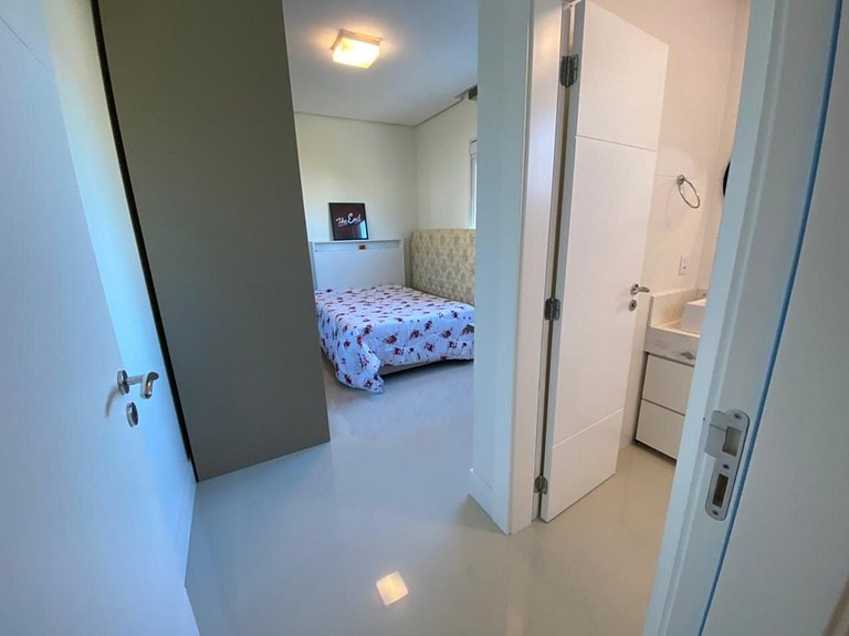 cód 20 - Apartamento frente mar com vista