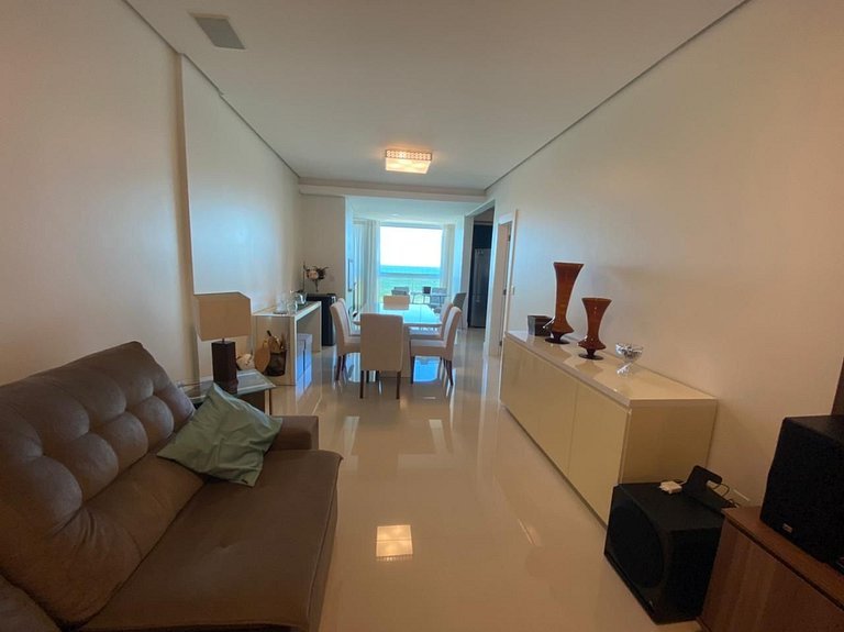 cód 20 - Apartamento frente mar com vista