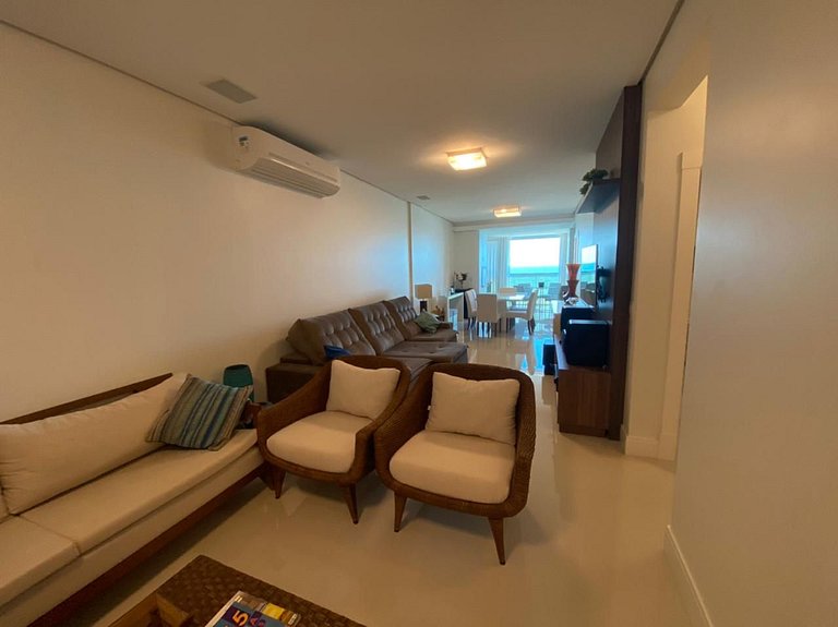 cód 20 - Apartamento frente mar com vista