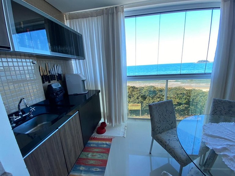 cód 20 - Apartamento frente mar com vista