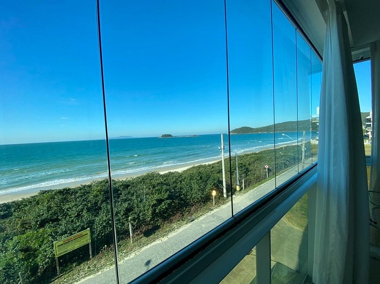 cód 20 - Apartamento frente mar com vista