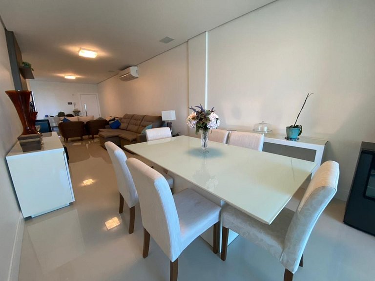 cód 20 - Apartamento frente mar com vista