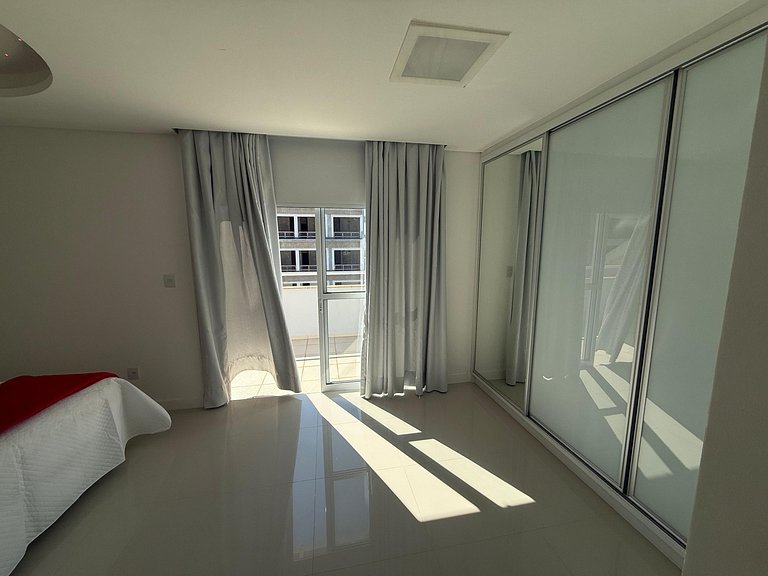 Cód 1 - Cobertura duplex com piscina privativa