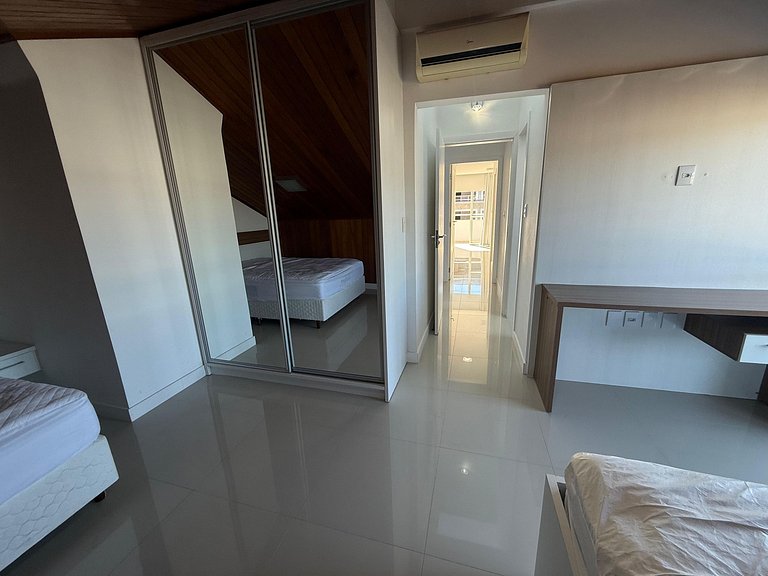 Cód 1 - Cobertura duplex com piscina privativa