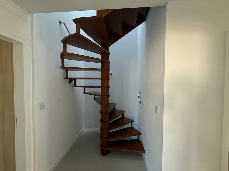 Cód 1 - Cobertura duplex com piscina privativa