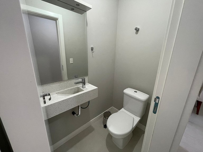 cód 28 - Apartamento á 280 m do Mar