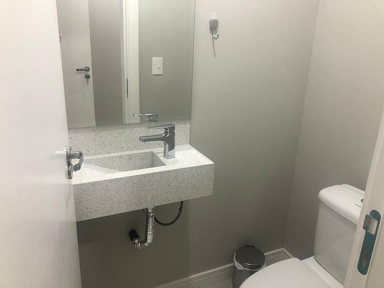 cód 28 - Apartamento á 280 m do Mar