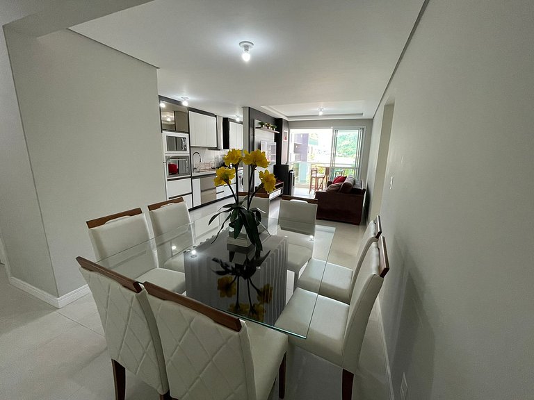 cód 28 - Apartamento á 280 m do Mar