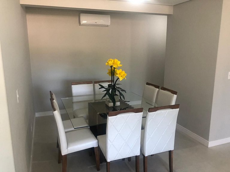 cód 28 - Apartamento á 280 m do Mar