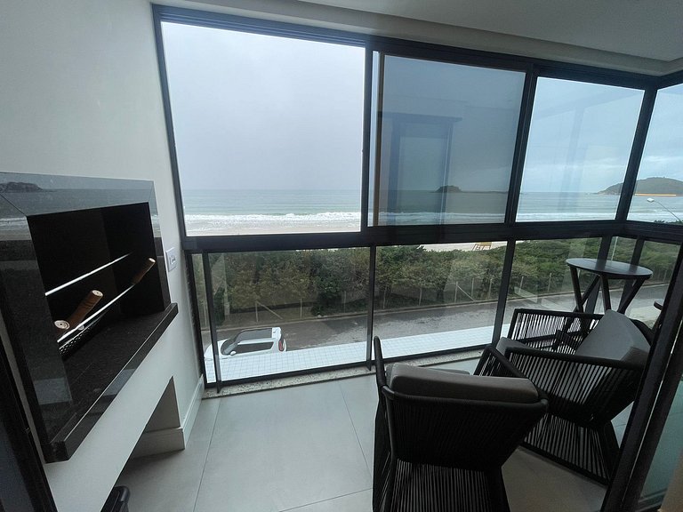 cód 30 - Apartamento magnífico frente mar